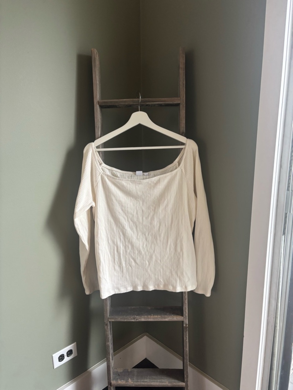 Gap Ribbed Boatneck Top - Picture 4 of 8